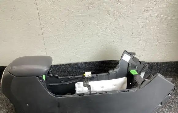 KIA Sportage Center console 84611F1700 84631F1900 84613F1700