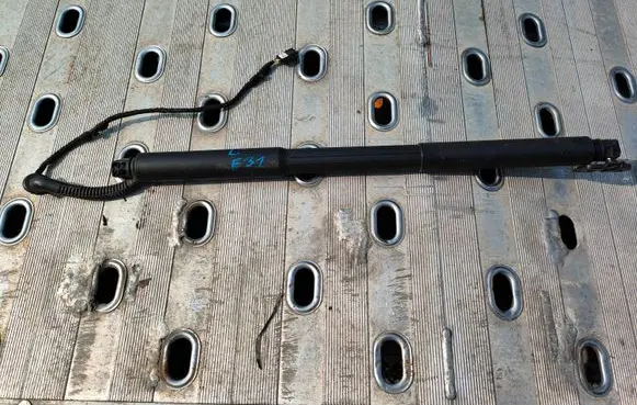 BMW 3 F30 F35 F31 Shock absorber/damper mounting bracket N0553108 13042016 7263155
