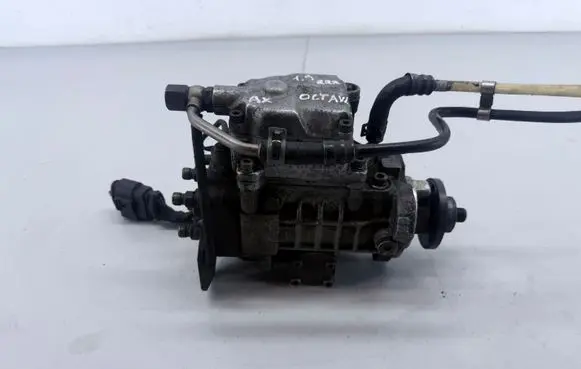 Skoda Octavia Mk1 (1U) Fuel injection high pressure pump 038130107D 0290221731