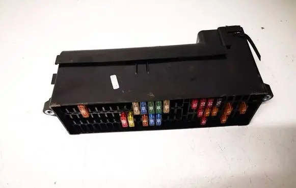 Volkswagen Golf Plus Fuse box set 