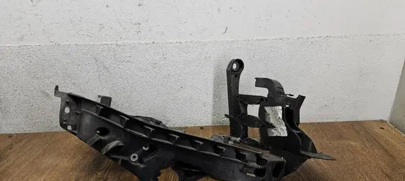 Audi A4 S4 B8 8K Headlight/headlamp mounting bracket 8K0805608 2002838R