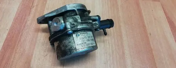 Renault Megane III Vacuum pump 8201005306 7006730301 70067303