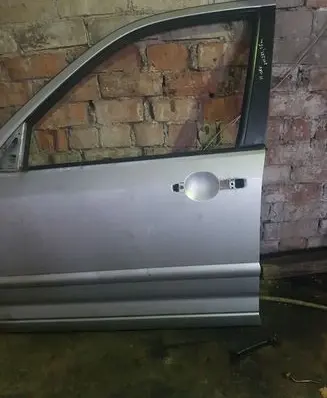 Honda CR-V Front door