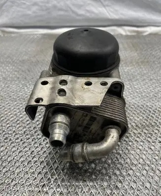 BMW 3 E90 E91 Engine oil radiator B83160000