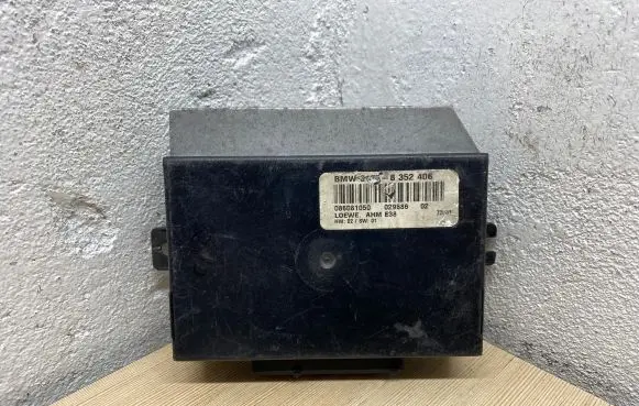 BMW 7 E38 Tow bar trailer control unit/module 8352406 029686 086081050