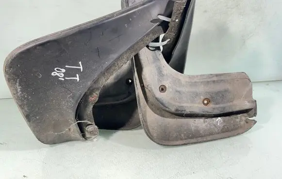 Audi TT TTS Mk2 Front mudguard 8j0075111