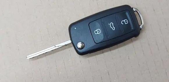 Volkswagen Polo V 6R Ignition key/card 5K0837202AD