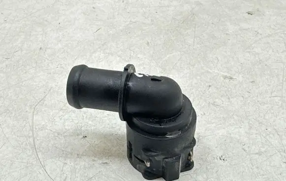 Volkswagen Caddy Engine coolant pipe/hose 5Q0122291AJ
