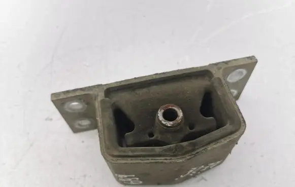 Infiniti FX Gearbox mount