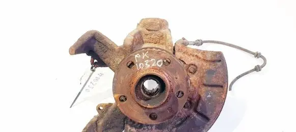 Front wheel hub
