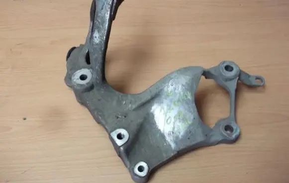 Honda Civic X Engine mounting bracket