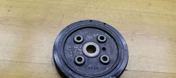 Volvo XC60 Crankshaft pulley 30677464