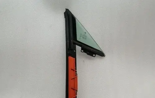 Tesla Model X Front door window glass four-door 182130100A