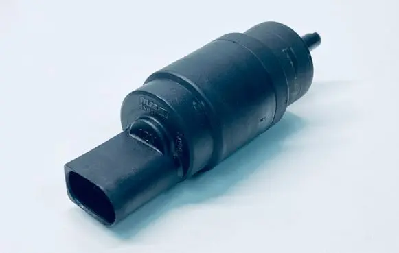 Mercedes-Benz E W211 Windscreen/windshield washer pump A2108690921