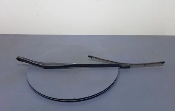 BMW 7 F01 F02 F03 F04 Front wiper blade arm