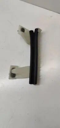 Peugeot 2008 II Rear door windshield rail 
