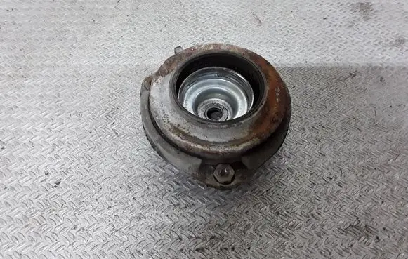 Volkswagen Jetta V Front upper strut mount 