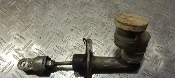 Mitsubishi Galant Clutch master cylinder