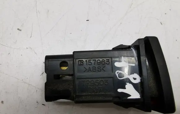 Toyota Avensis T250 Hazard light switch 157963