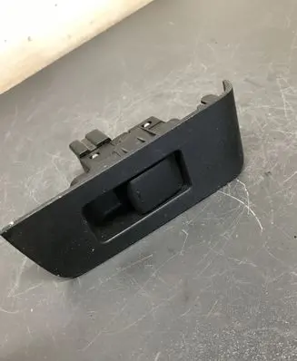 Nissan X-Trail T31 Electric window control switch 82960JG00A