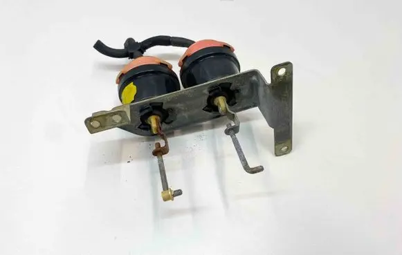 Mercedes-Benz SLC C107 Engine mount vacuum valve 9061802137