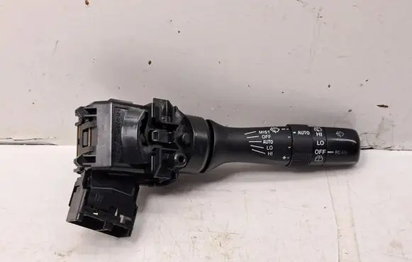 Toyota Auris 150 Wiper control stalk 8465202420