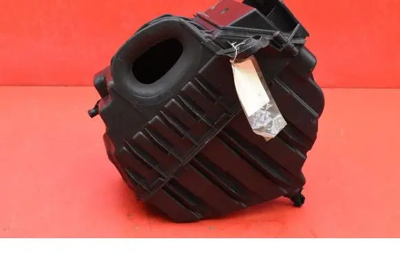 Renault Megane III Air filter box 8200947663
