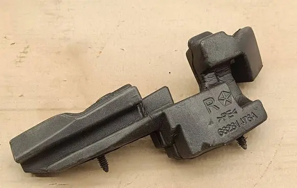 Chrysler Pacifica Fender foam support/seal 68281476A