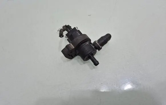 Mercedes-Benz ML W164 Turbo solenoid valve A0004703993