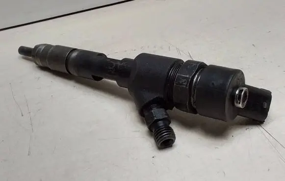 Renault Megane II Fuel injector 8200389369