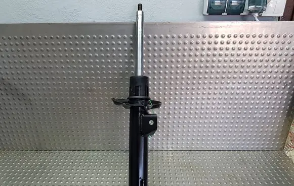 Skoda Enyaq iV Front shock absorber/damper S26371113 1EA413031T