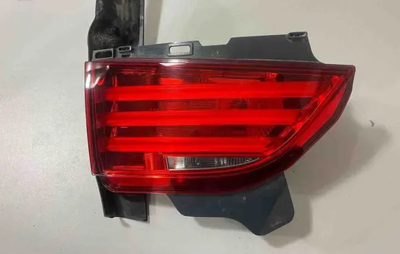 Tailgate rear/tail lights