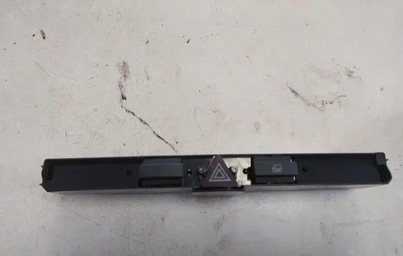 Opel Astra H Hazard light switch 13100105