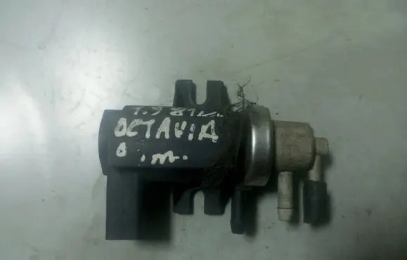 Skoda Octavia Mk1 (1U) Turbo solenoid valve 1J0906627B
