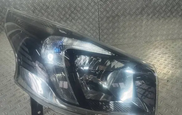 Opel Vivaro Headlight/headlamp 260104643R 93461905 1EE01156512