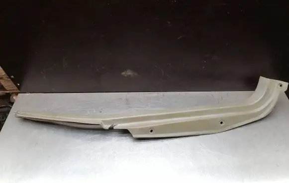 Nissan 240ZX, 280ZX, 300ZX (B) pillar trim (bottom)