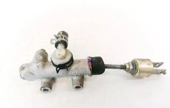 Toyota Avensis Verso Clutch master cylinder