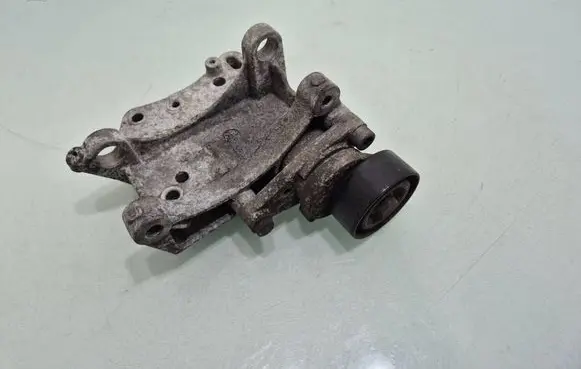 Citroen C4 I Generator/alternator bracket 9659197780