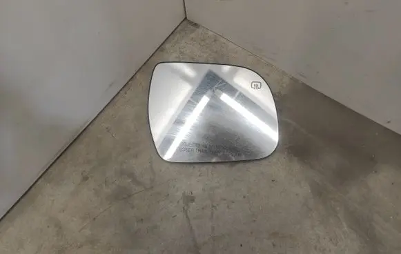 Toyota Sienna XL30 III Wing mirror glass 