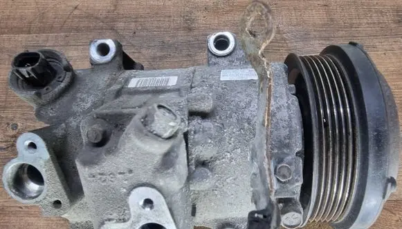 Toyota Avensis T270 Air conditioning (A/C) compressor (pump) 6SEU14C GE4472601495