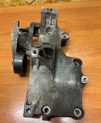 Volkswagen Golf V Generator/alternator bracket 03G903143A AIS112C