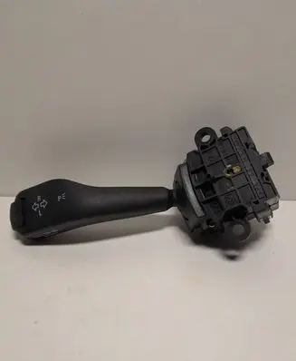 BMW 5 E39 Indicator stalk 8363668K 0110401025