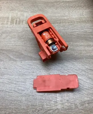 Toyota Prius (NHW20) Battery relay fuse 9098211047
