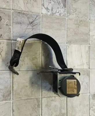 Mazda 3 I Rear seatbelt 606406300 0433009