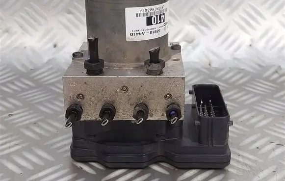 KIA Carens III ABS Pump 58910A4410