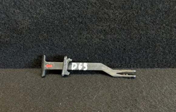 Volkswagen PASSAT B5.5 Engine bonnet (hood) release handle 3B0823593