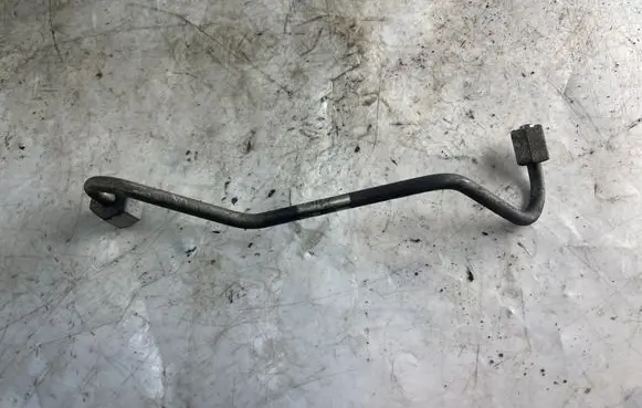 Hyundai Santa Fe Fuel injector supply line/pipe 