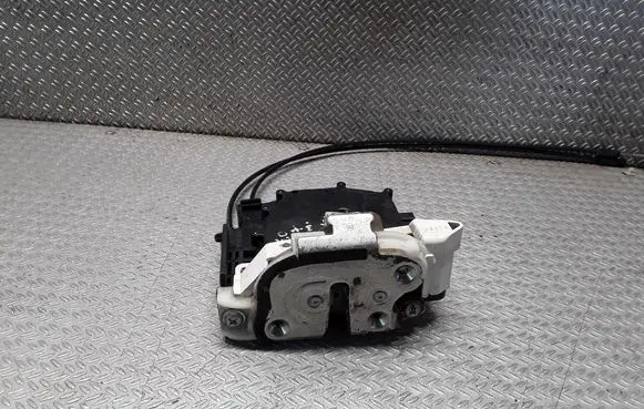Peugeot 4007 Rear door lock
