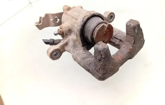 Volkswagen Golf VI Rear brake caliper 