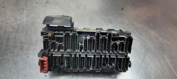 Volkswagen Polo III 6N 6N2 6NF Central body control module